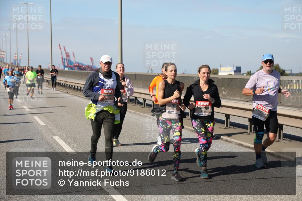 03.10.2025 - Köhlbrandbrückenlauf Yannick Fuchs http://msf.ph/oto/9186012 03.10.2025 12:05:13 Position 3 4714, 4615, 4455, 5655 meine-sportfotos.de