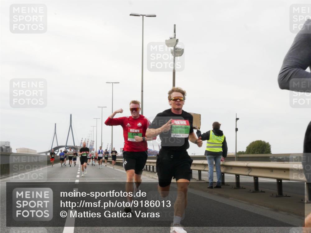 03.10.2025 - Köhlbrandbrückenlauf Matties Gatica Varas http://msf.ph/oto/9186013 03.10.2025 15:44:32 Position 3 7577 meine-sportfotos.de