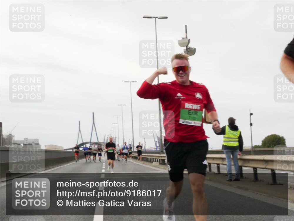 03.10.2025 - Köhlbrandbrückenlauf Matties Gatica Varas http://msf.ph/oto/9186017 03.10.2025 15:44:33 Position 3 7120 meine-sportfotos.de