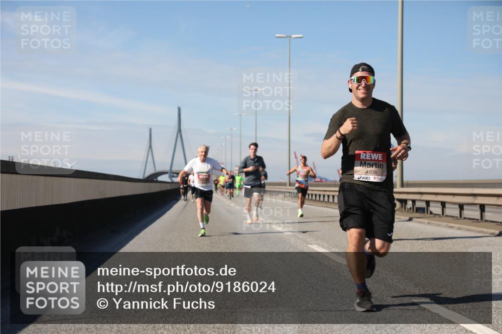 03.10.2025 - Köhlbrandbrückenlauf Yannick Fuchs http://msf.ph/oto/9186024 03.10.2025 11:44:03 Position 3 4108 meine-sportfotos.de