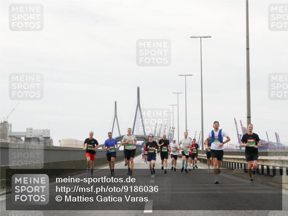 03.10.2025 - Köhlbrandbrückenlauf Matties Gatica Varas http://msf.ph/oto/9186036 03.10.2025 15:44:38 Position 3  meine-sportfotos.de