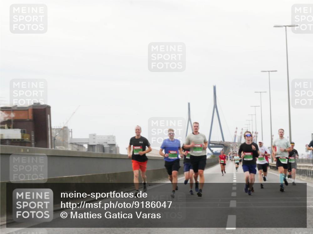 03.10.2025 - Köhlbrandbrückenlauf Matties Gatica Varas http://msf.ph/oto/9186047 03.10.2025 15:44:40 Position 3  meine-sportfotos.de