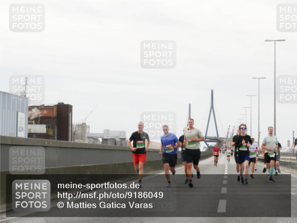 03.10.2025 - Köhlbrandbrückenlauf Matties Gatica Varas http://msf.ph/oto/9186049 03.10.2025 15:44:40 Position 3  meine-sportfotos.de