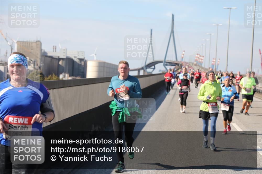 03.10.2025 - Köhlbrandbrückenlauf Yannick Fuchs http://msf.ph/oto/9186057 03.10.2025 12:05:16 Position 3 4852, 70, 5821 meine-sportfotos.de