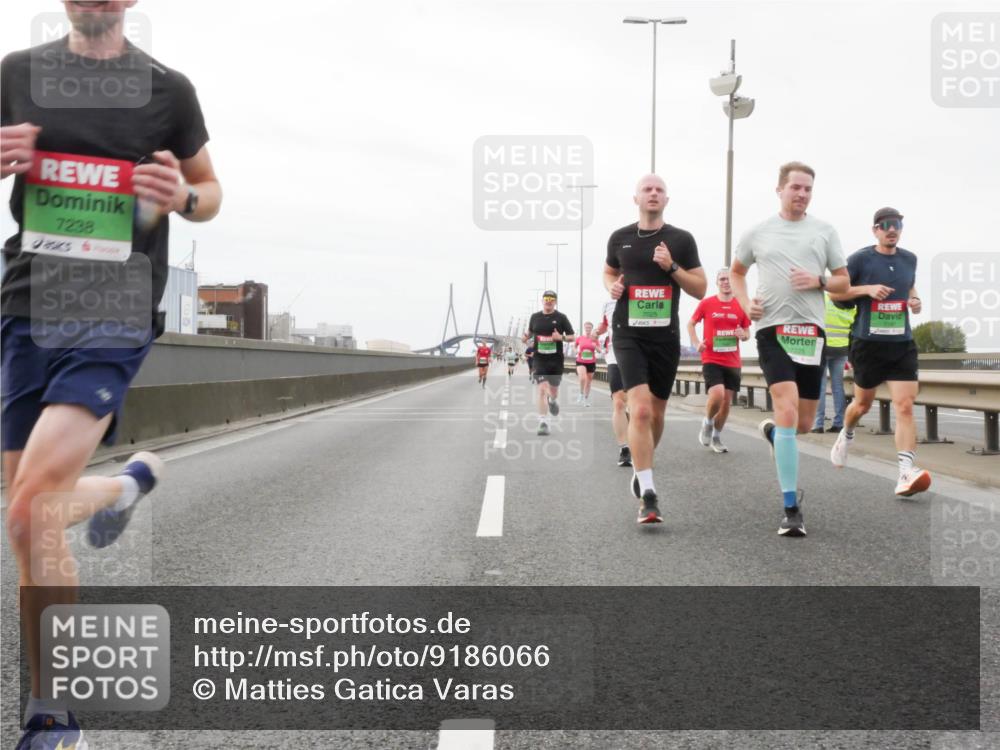 03.10.2025 - Köhlbrandbrückenlauf Matties Gatica Varas http://msf.ph/oto/9186066 03.10.2025 15:44:46 Position 3 7238, 7025 meine-sportfotos.de