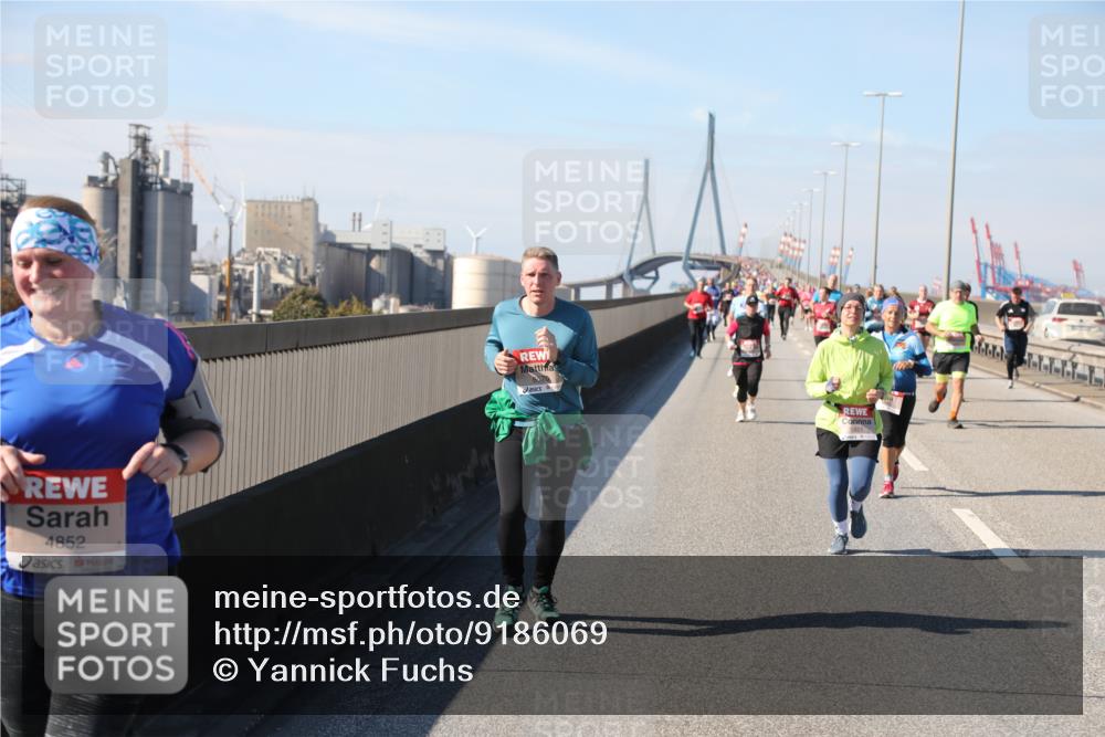 03.10.2025 - Köhlbrandbrückenlauf Yannick Fuchs http://msf.ph/oto/9186069 03.10.2025 12:05:16 Position 3 4852, 6370 meine-sportfotos.de