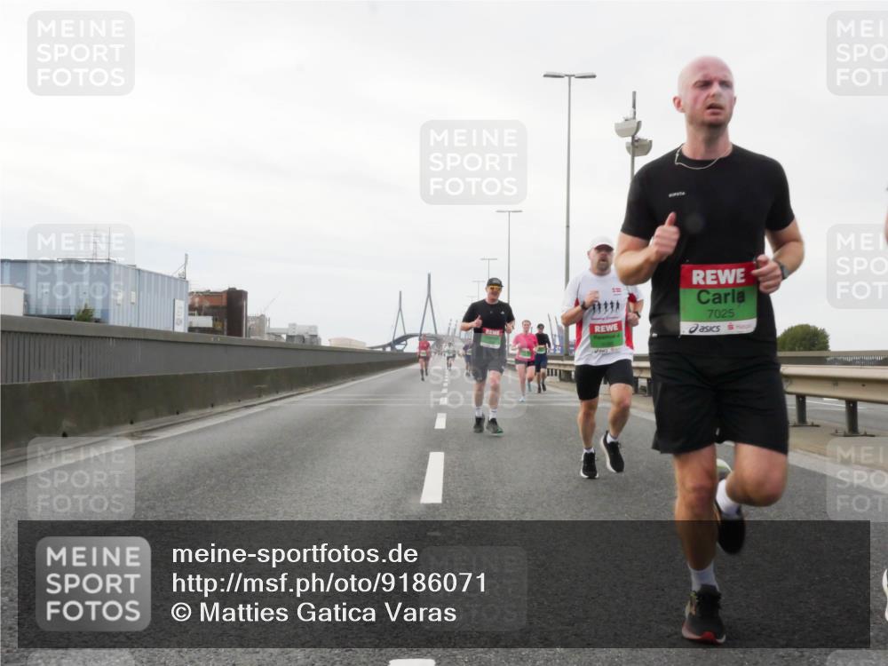 03.10.2025 - Köhlbrandbrückenlauf Matties Gatica Varas http://msf.ph/oto/9186071 03.10.2025 15:44:47 Position 3 7025 meine-sportfotos.de