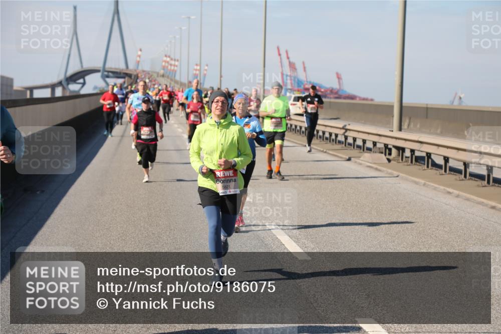 03.10.2025 - Köhlbrandbrückenlauf Yannick Fuchs http://msf.ph/oto/9186075 03.10.2025 12:05:17 Position 3 5821 meine-sportfotos.de