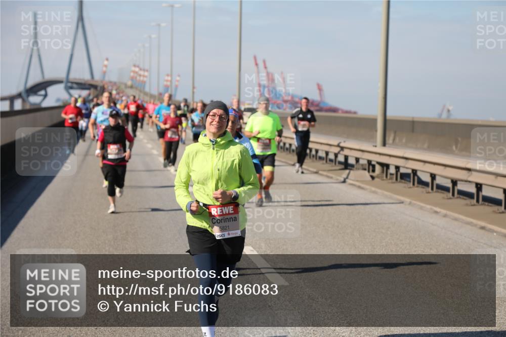 03.10.2025 - Köhlbrandbrückenlauf Yannick Fuchs http://msf.ph/oto/9186083 03.10.2025 12:05:18 Position 3 5821 meine-sportfotos.de