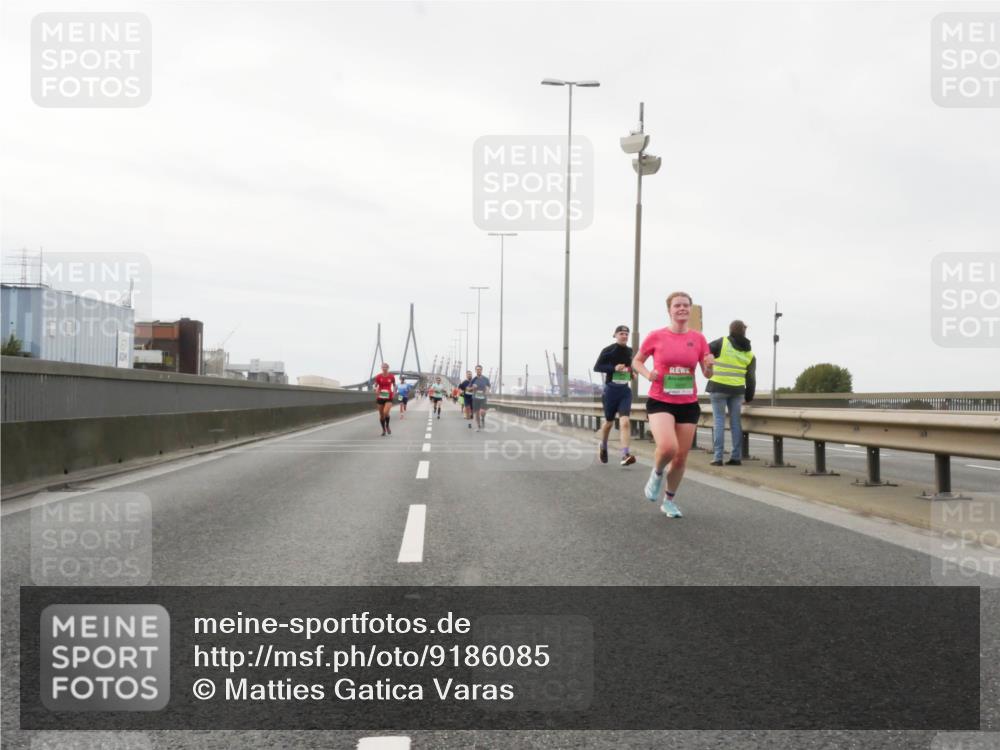 03.10.2025 - Köhlbrandbrückenlauf Matties Gatica Varas http://msf.ph/oto/9186085 03.10.2025 15:44:50 Position 3  meine-sportfotos.de