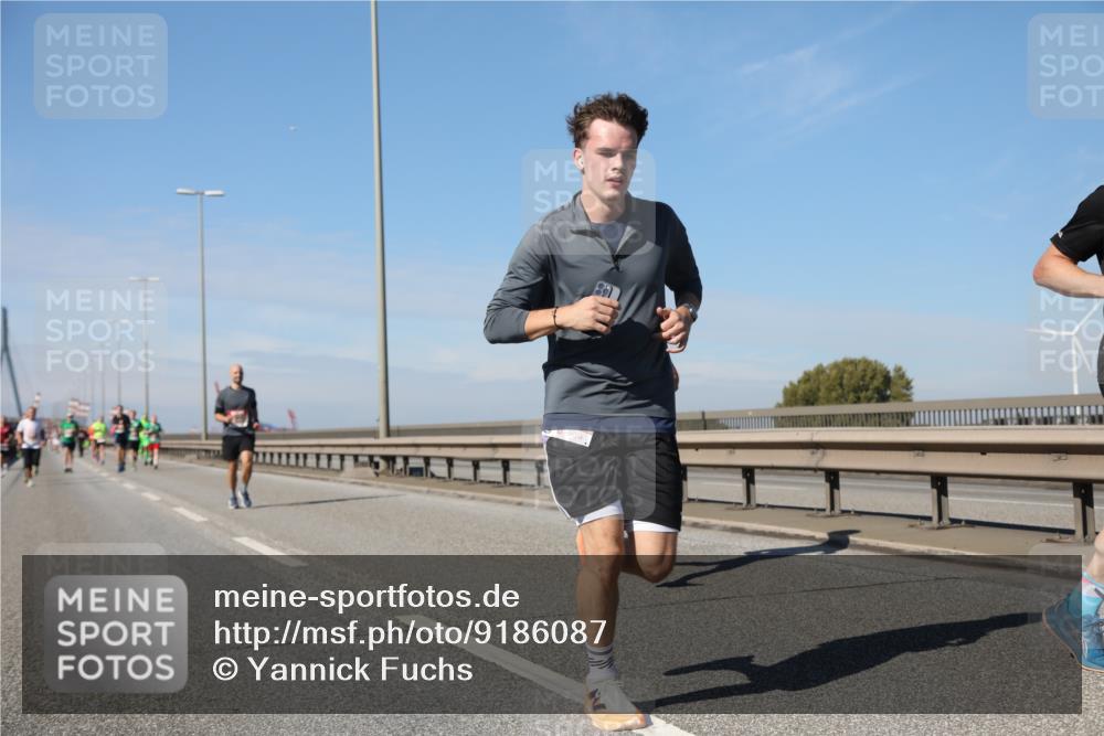 03.10.2025 - Köhlbrandbrückenlauf Yannick Fuchs http://msf.ph/oto/9186087 03.10.2025 11:44:07 Position 3  meine-sportfotos.de