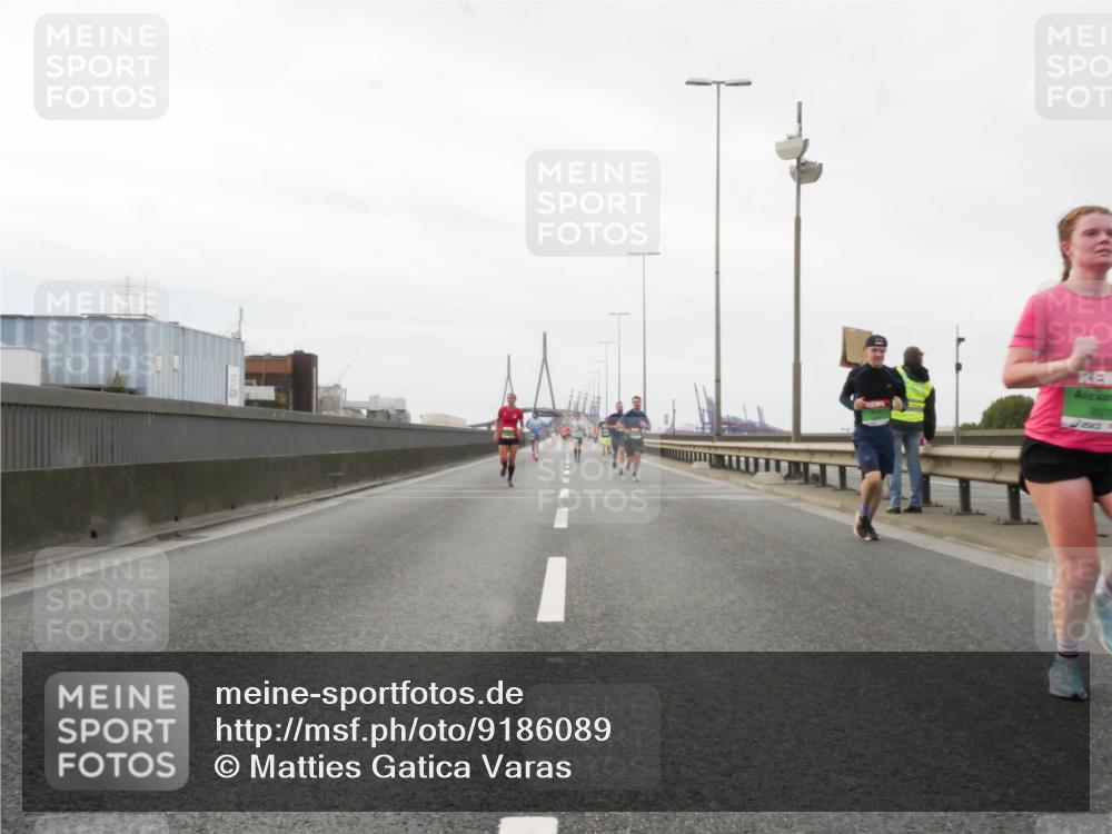 03.10.2025 - Köhlbrandbrückenlauf Matties Gatica Varas http://msf.ph/oto/9186089 03.10.2025 15:44:51 Position 3 985 meine-sportfotos.de
