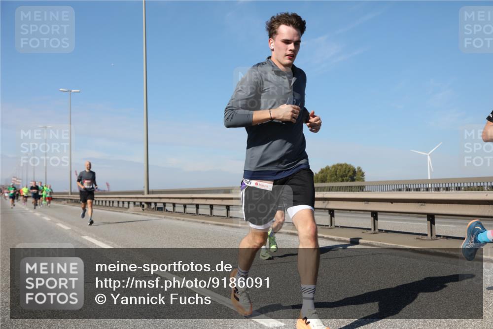 03.10.2025 - Köhlbrandbrückenlauf Yannick Fuchs http://msf.ph/oto/9186091 03.10.2025 11:44:07 Position 3  meine-sportfotos.de
