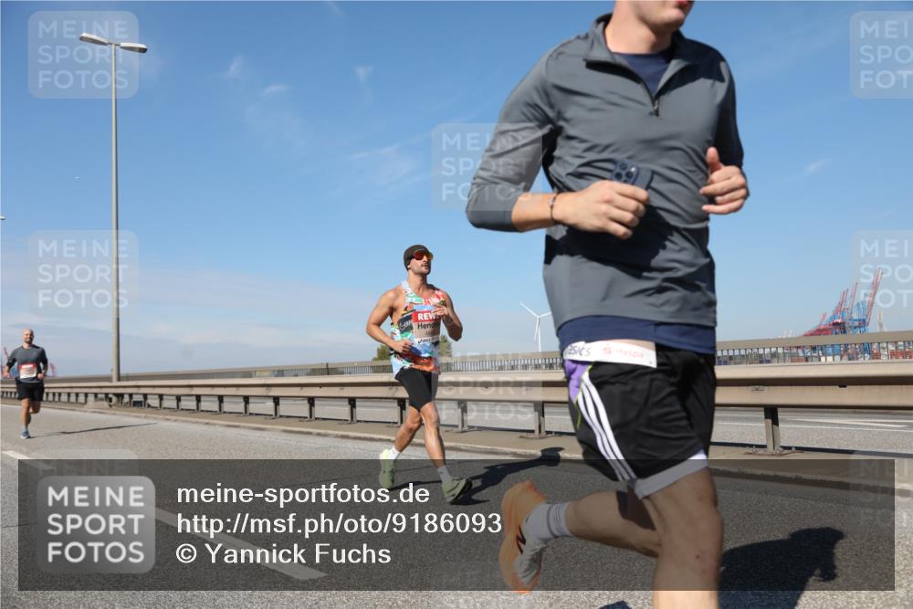 03.10.2025 - Köhlbrandbrückenlauf Yannick Fuchs http://msf.ph/oto/9186093 03.10.2025 11:44:07 Position 3 1972 meine-sportfotos.de