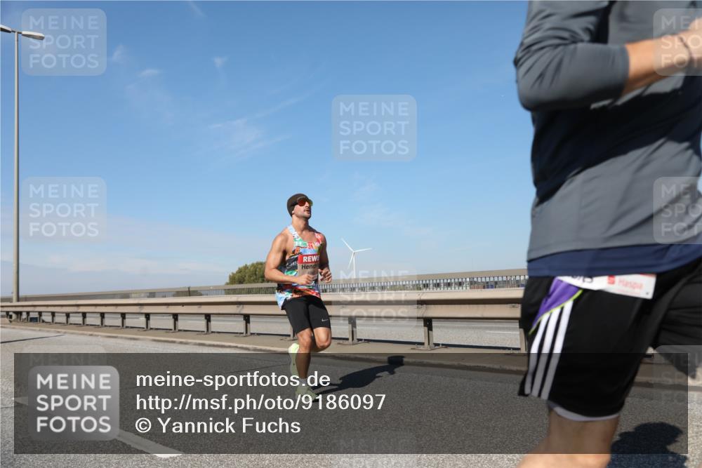 03.10.2025 - Köhlbrandbrückenlauf Yannick Fuchs http://msf.ph/oto/9186097 03.10.2025 11:44:07 Position 3  meine-sportfotos.de