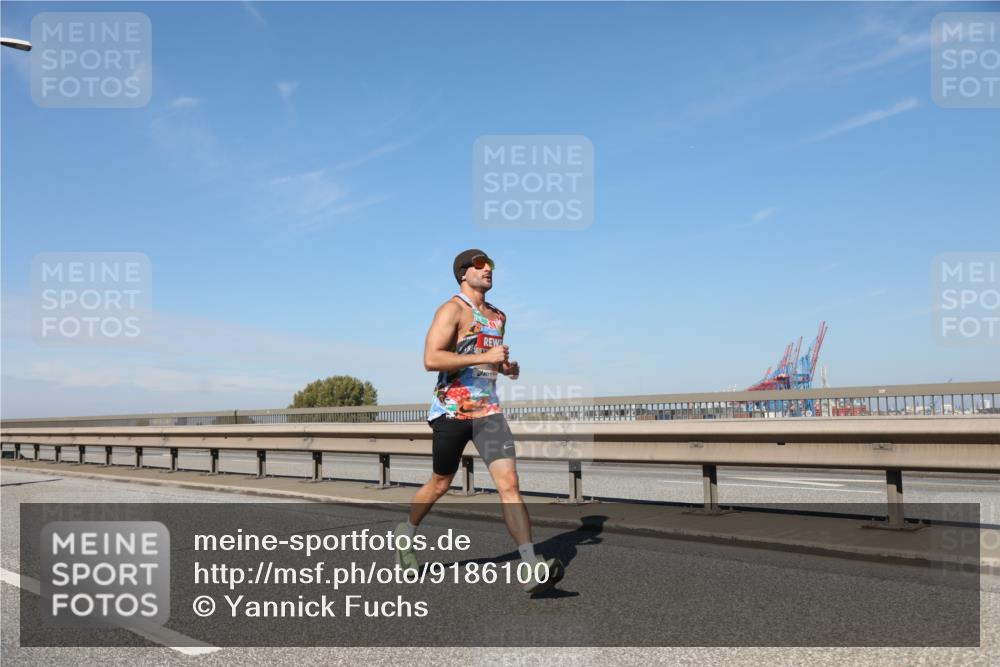 03.10.2025 - Köhlbrandbrückenlauf Yannick Fuchs http://msf.ph/oto/9186100 03.10.2025 11:44:08 Position 3  meine-sportfotos.de