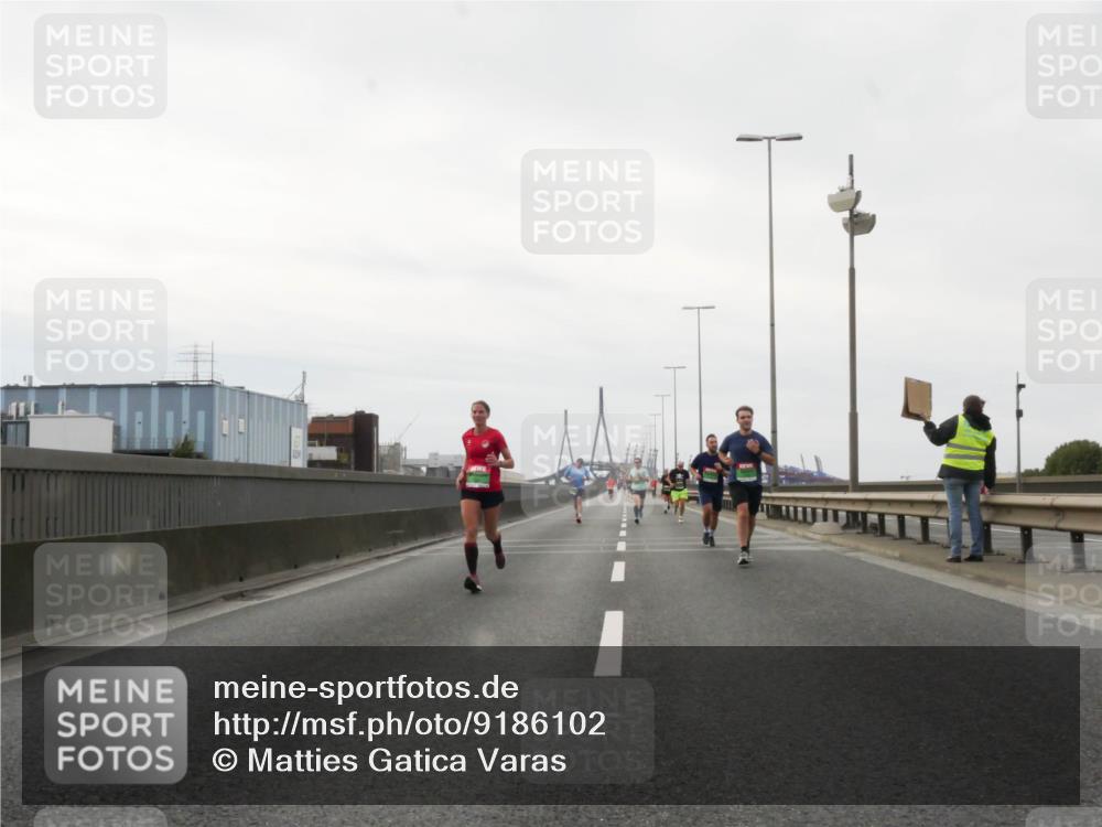03.10.2025 - Köhlbrandbrückenlauf Matties Gatica Varas http://msf.ph/oto/9186102 03.10.2025 15:44:54 Position 3  meine-sportfotos.de