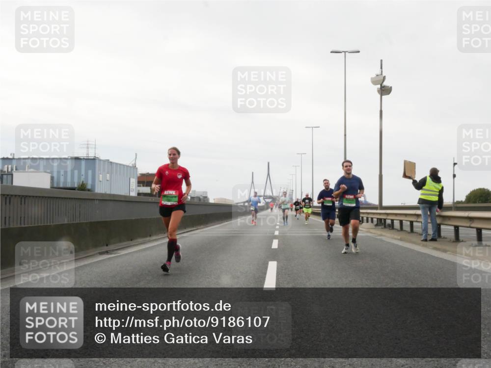 03.10.2025 - Köhlbrandbrückenlauf Matties Gatica Varas http://msf.ph/oto/9186107 03.10.2025 15:44:55 Position 3  meine-sportfotos.de