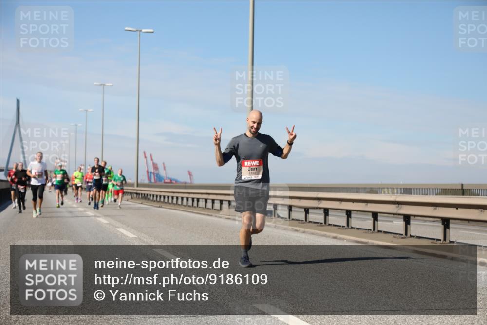 03.10.2025 - Köhlbrandbrückenlauf Yannick Fuchs http://msf.ph/oto/9186109 03.10.2025 11:44:09 Position 3 4192 meine-sportfotos.de