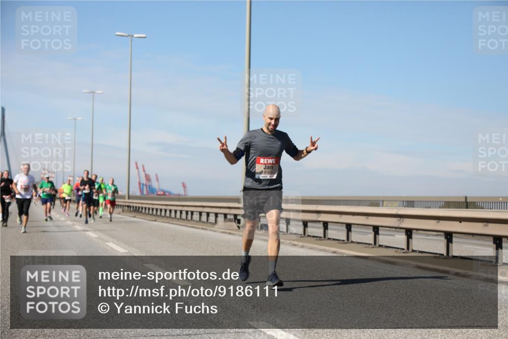 03.10.2025 - Köhlbrandbrückenlauf Yannick Fuchs http://msf.ph/oto/9186111 03.10.2025 11:44:09 Position 3 4192 meine-sportfotos.de