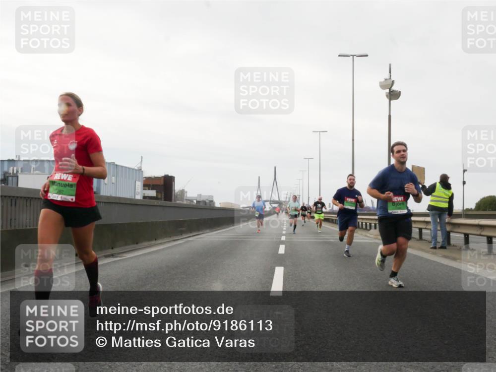 03.10.2025 - Köhlbrandbrückenlauf Matties Gatica Varas http://msf.ph/oto/9186113 03.10.2025 15:44:56 Position 3  meine-sportfotos.de
