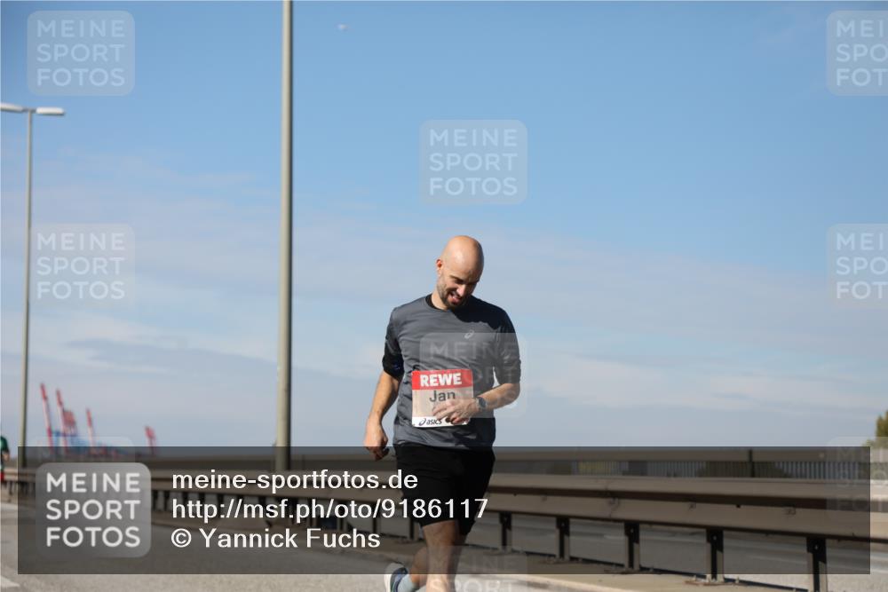 03.10.2025 - Köhlbrandbrückenlauf Yannick Fuchs http://msf.ph/oto/9186117 03.10.2025 11:44:09 Position 3  meine-sportfotos.de