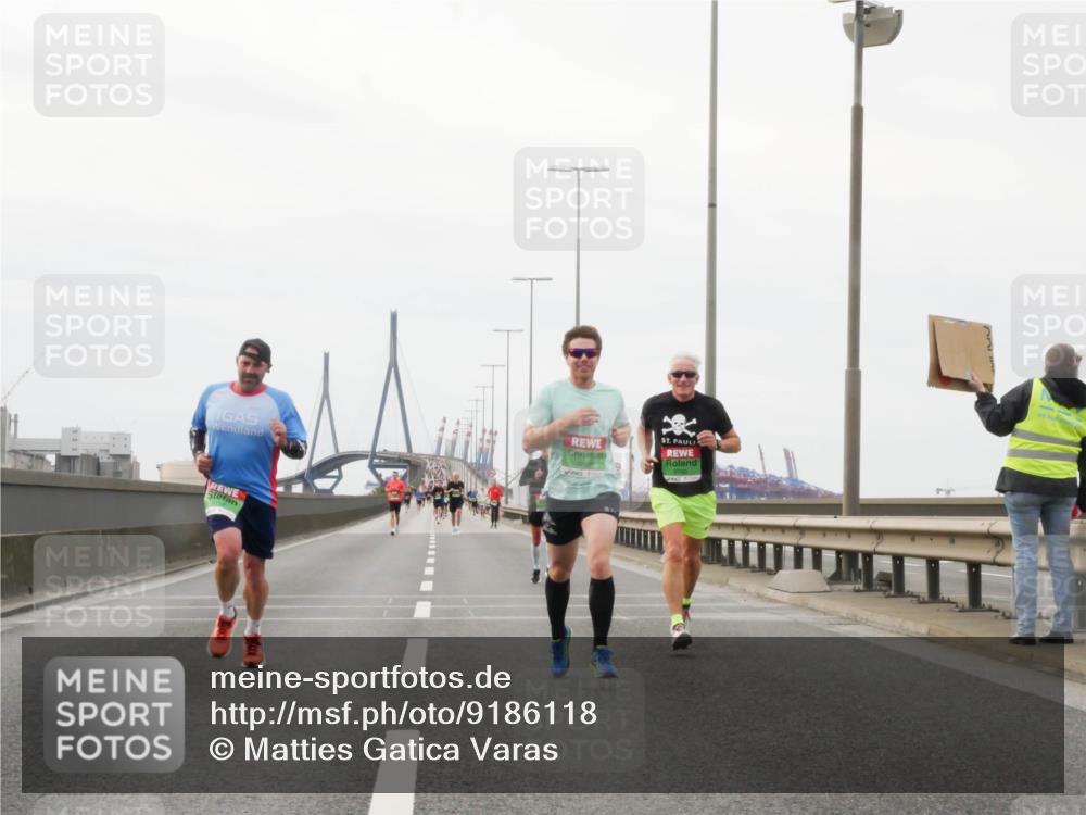 03.10.2025 - Köhlbrandbrückenlauf Matties Gatica Varas http://msf.ph/oto/9186118 03.10.2025 15:44:59 Position 3  meine-sportfotos.de