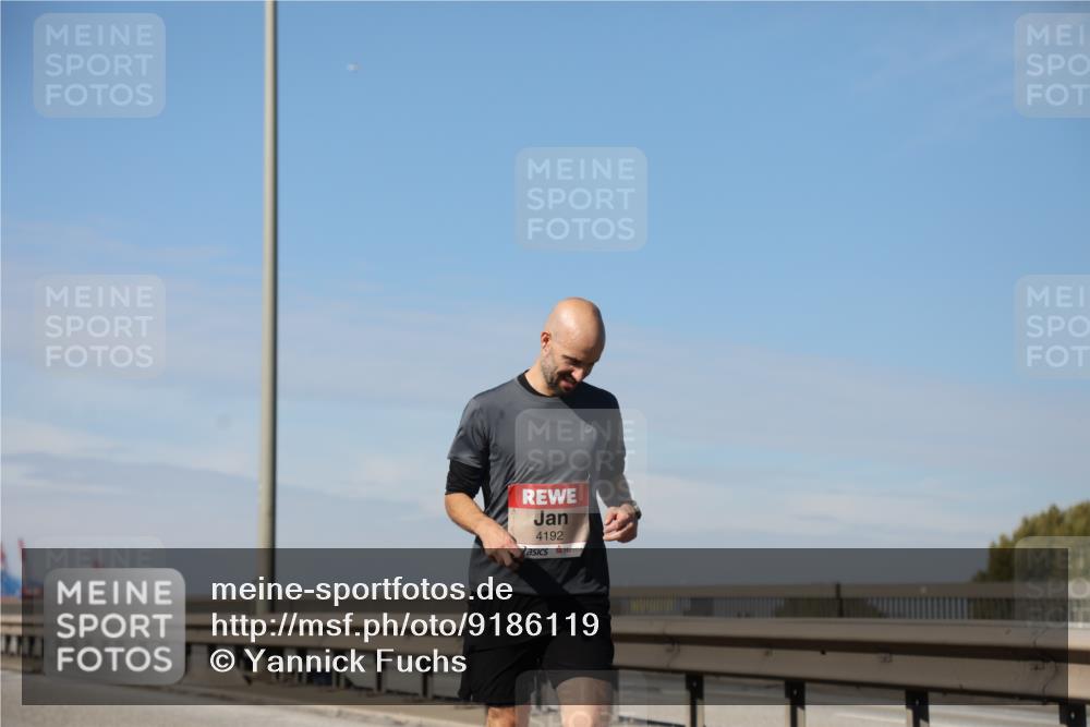 03.10.2025 - Köhlbrandbrückenlauf Yannick Fuchs http://msf.ph/oto/9186119 03.10.2025 11:44:10 Position 3 4192 meine-sportfotos.de