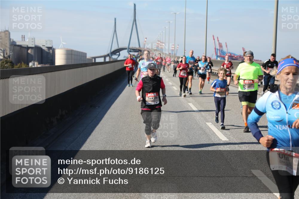 03.10.2025 - Köhlbrandbrückenlauf Yannick Fuchs http://msf.ph/oto/9186125 03.10.2025 12:05:20 Position 3 4883 meine-sportfotos.de