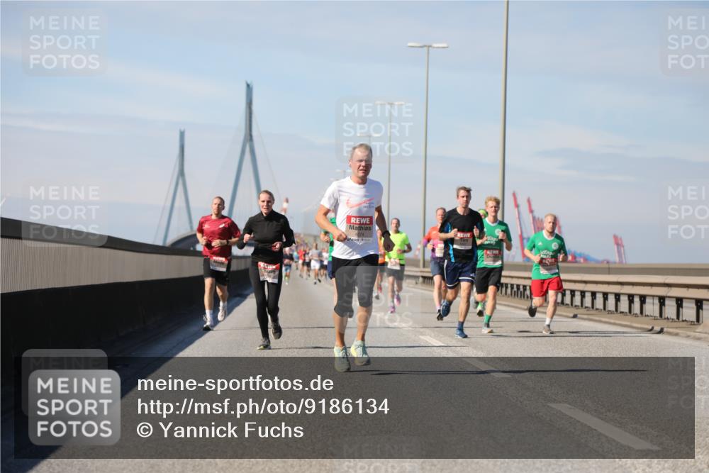 03.10.2025 - Köhlbrandbrückenlauf Yannick Fuchs http://msf.ph/oto/9186134 03.10.2025 11:44:12 Position 3  meine-sportfotos.de