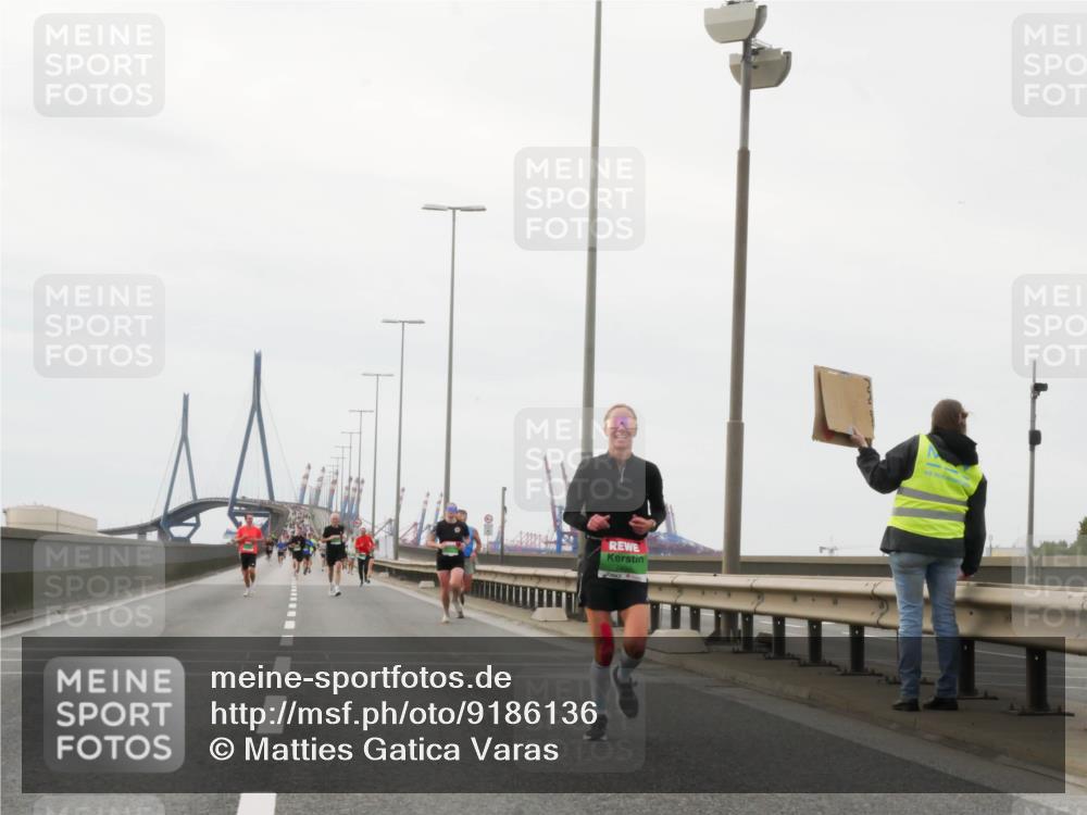 03.10.2025 - Köhlbrandbrückenlauf Matties Gatica Varas http://msf.ph/oto/9186136 03.10.2025 15:45:03 Position 3  meine-sportfotos.de