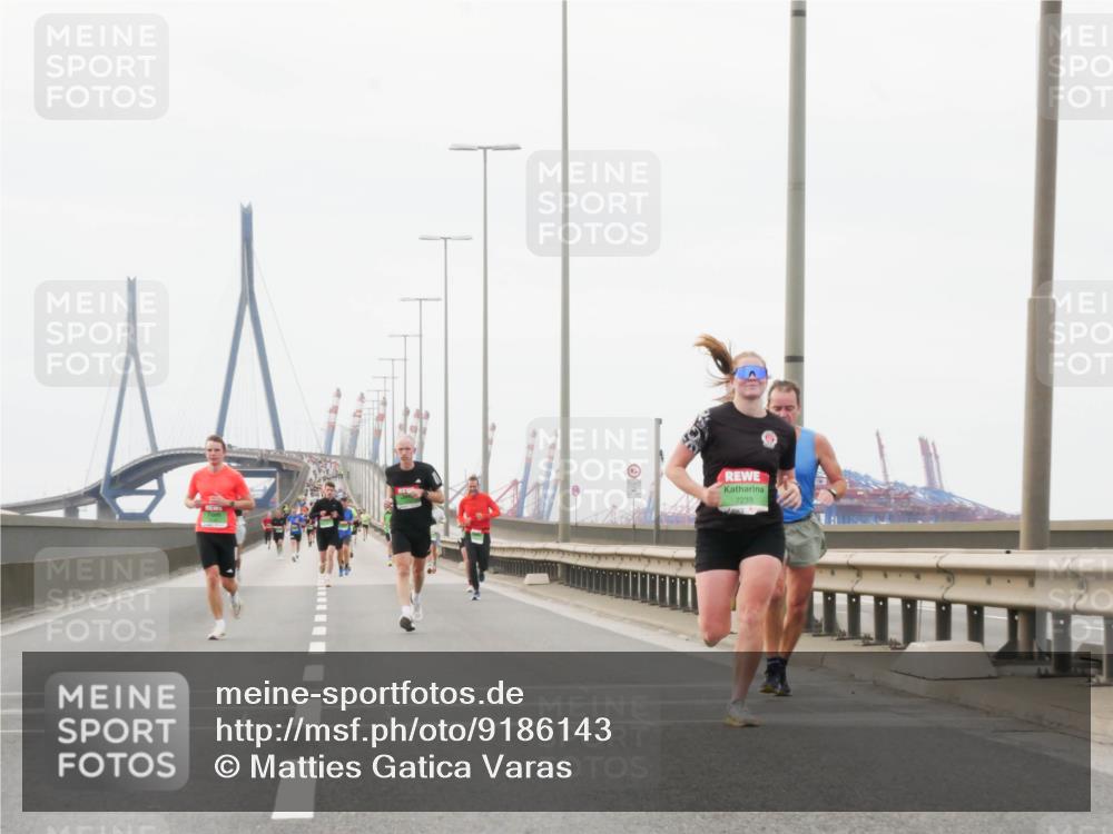 03.10.2025 - Köhlbrandbrückenlauf Matties Gatica Varas http://msf.ph/oto/9186143 03.10.2025 15:45:08 Position 3  meine-sportfotos.de