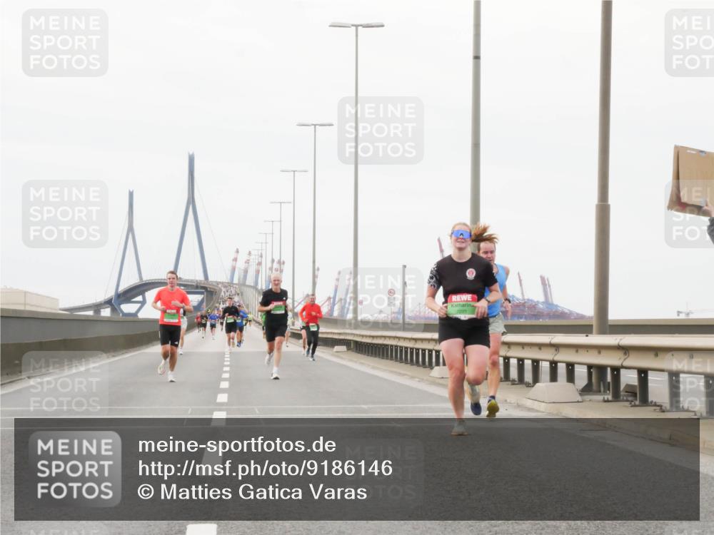03.10.2025 - Köhlbrandbrückenlauf Matties Gatica Varas http://msf.ph/oto/9186146 03.10.2025 15:45:08 Position 3  meine-sportfotos.de