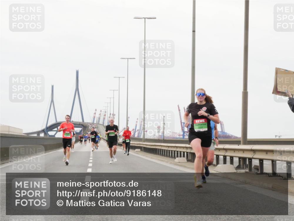 03.10.2025 - Köhlbrandbrückenlauf Matties Gatica Varas http://msf.ph/oto/9186148 03.10.2025 15:45:09 Position 3 7233 meine-sportfotos.de