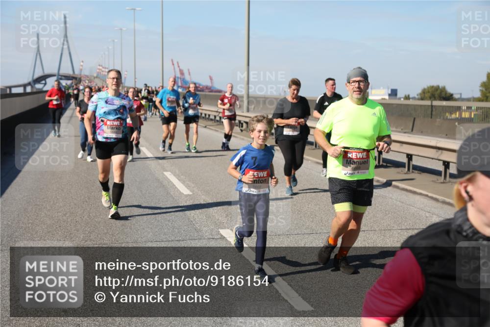 03.10.2025 - Köhlbrandbrückenlauf Yannick Fuchs http://msf.ph/oto/9186154 03.10.2025 12:05:23 Position 3 7, 6668, 6669 meine-sportfotos.de