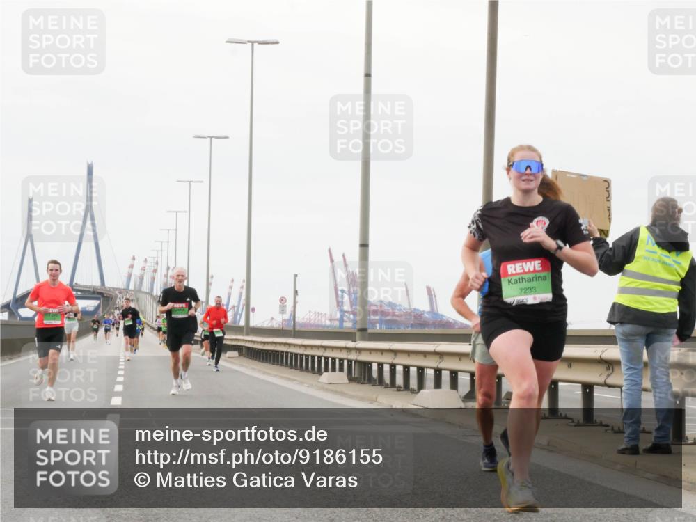 03.10.2025 - Köhlbrandbrückenlauf Matties Gatica Varas http://msf.ph/oto/9186155 03.10.2025 15:45:10 Position 3 7233 meine-sportfotos.de