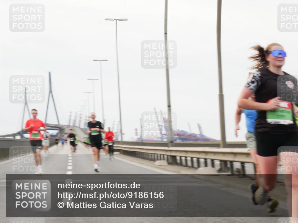 03.10.2025 - Köhlbrandbrückenlauf Matties Gatica Varas http://msf.ph/oto/9186156 03.10.2025 15:45:11 Position 3  meine-sportfotos.de