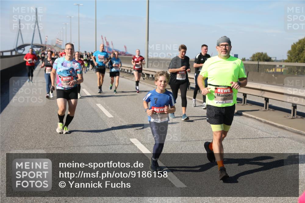 03.10.2025 - Köhlbrandbrückenlauf Yannick Fuchs http://msf.ph/oto/9186158 03.10.2025 12:05:23 Position 3 6668, 6669 meine-sportfotos.de