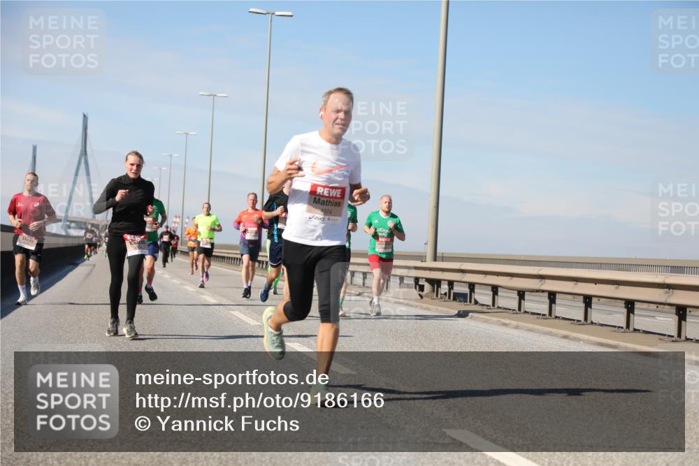 03.10.2025 - Köhlbrandbrückenlauf Yannick Fuchs http://msf.ph/oto/9186166 03.10.2025 11:44:14 Position 3 4074 meine-sportfotos.de