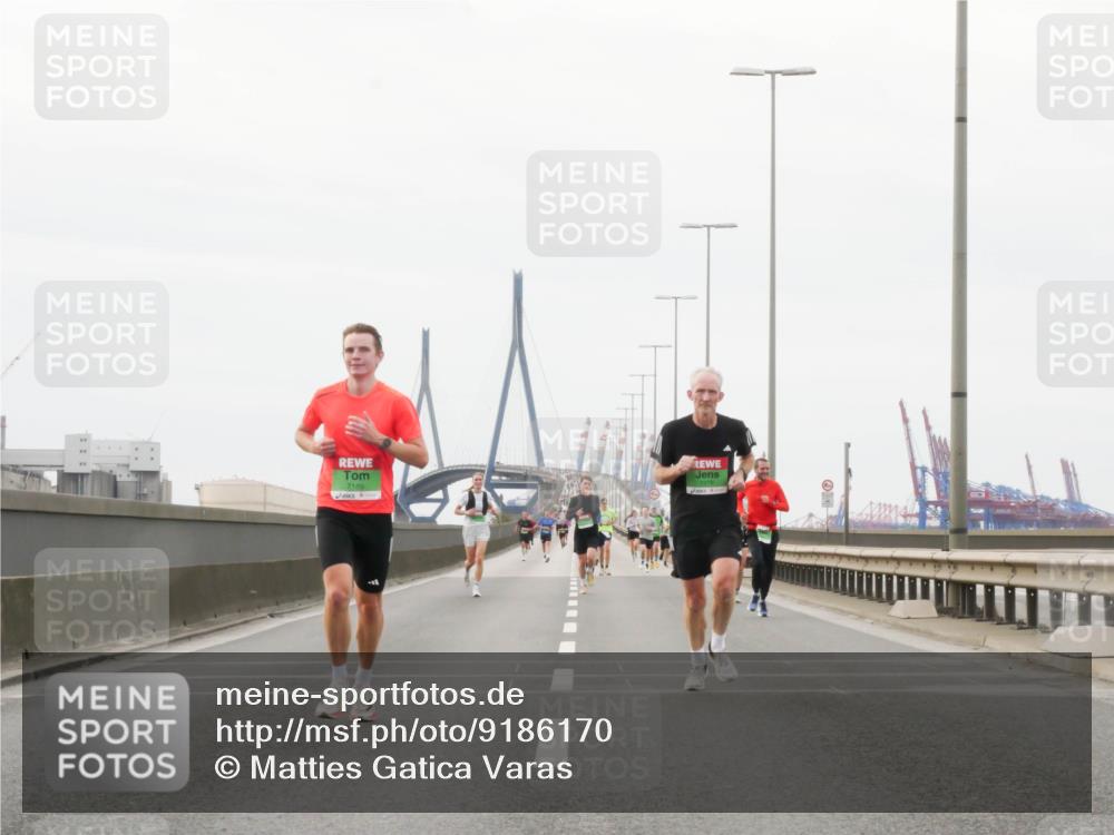 03.10.2025 - Köhlbrandbrückenlauf Matties Gatica Varas http://msf.ph/oto/9186170 03.10.2025 15:45:13 Position 3 7185 meine-sportfotos.de