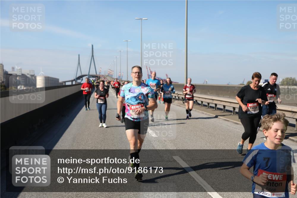 03.10.2025 - Köhlbrandbrückenlauf Yannick Fuchs http://msf.ph/oto/9186173 03.10.2025 12:05:24 Position 3 6668 meine-sportfotos.de