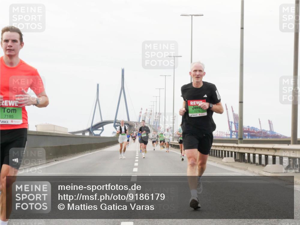 03.10.2025 - Köhlbrandbrückenlauf Matties Gatica Varas http://msf.ph/oto/9186179 03.10.2025 15:45:15 Position 3 7185, 7276 meine-sportfotos.de