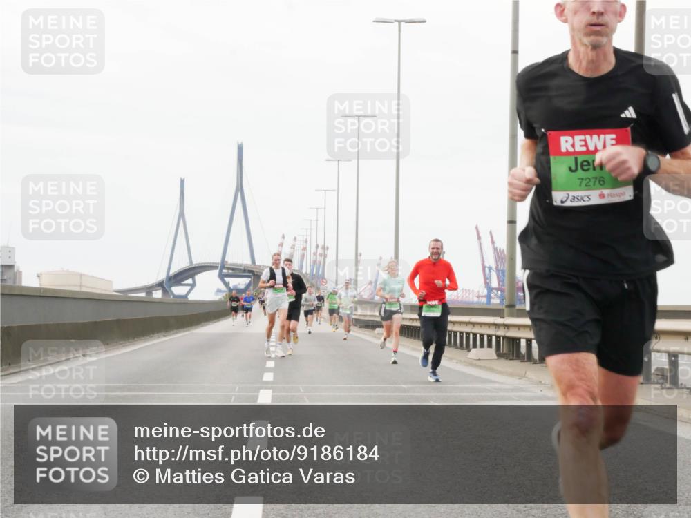 03.10.2025 - Köhlbrandbrückenlauf Matties Gatica Varas http://msf.ph/oto/9186184 03.10.2025 15:45:17 Position 3 7276 meine-sportfotos.de