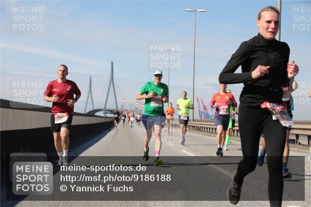 03.10.2025 - Köhlbrandbrückenlauf Yannick Fuchs http://msf.ph/oto/9186188 03.10.2025 11:44:16 Position 3 6666, 07, 1299 meine-sportfotos.de