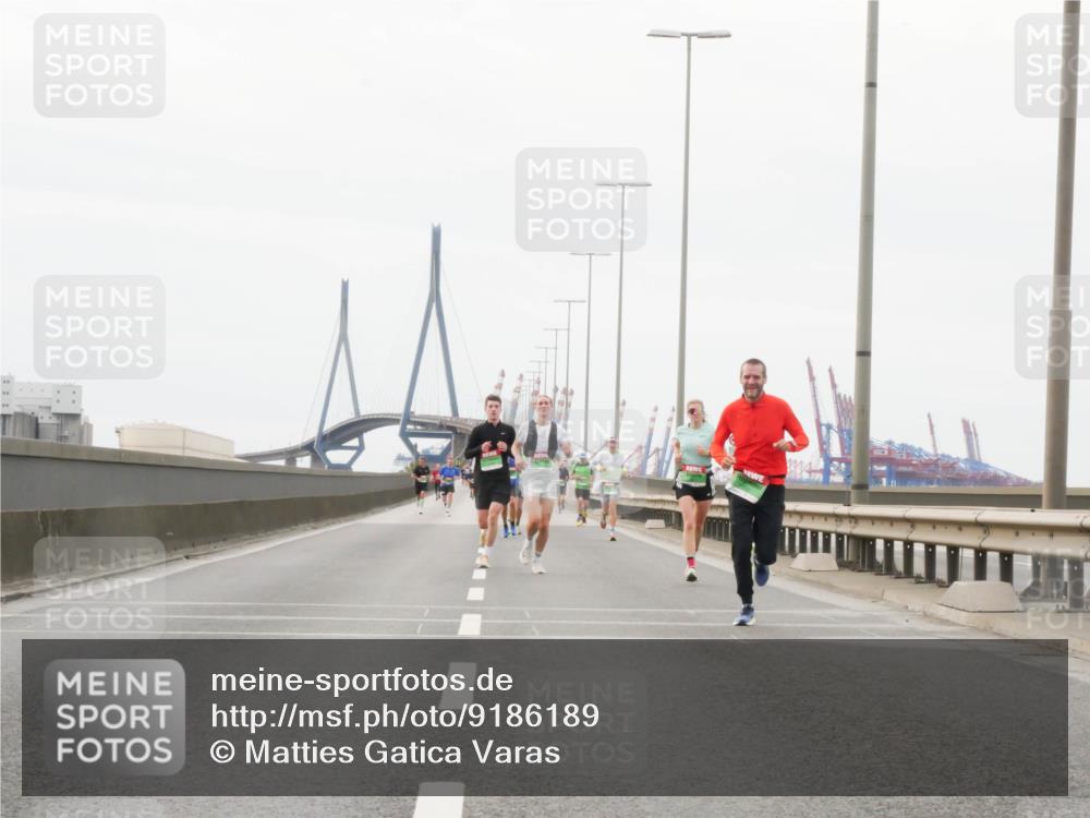 03.10.2025 - Köhlbrandbrückenlauf Matties Gatica Varas http://msf.ph/oto/9186189 03.10.2025 15:45:18 Position 3  meine-sportfotos.de