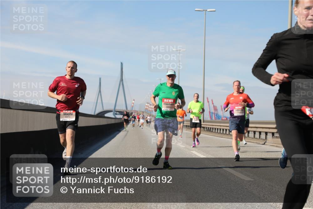 03.10.2025 - Köhlbrandbrückenlauf Yannick Fuchs http://msf.ph/oto/9186192 03.10.2025 11:44:16 Position 3 6373, 6666 meine-sportfotos.de