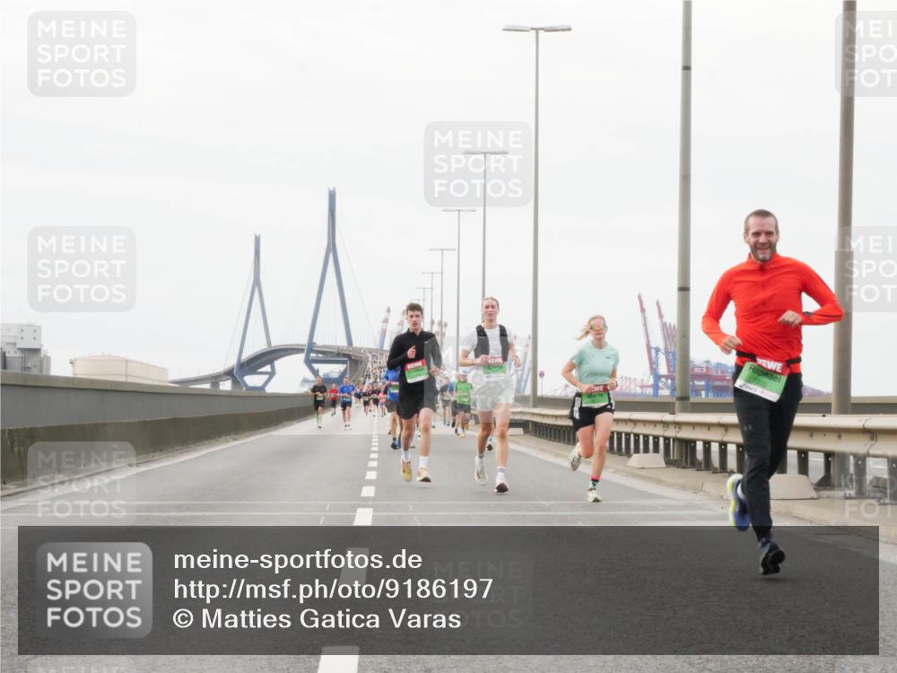 03.10.2025 - Köhlbrandbrückenlauf Matties Gatica Varas http://msf.ph/oto/9186197 03.10.2025 15:45:20 Position 3 7202 meine-sportfotos.de