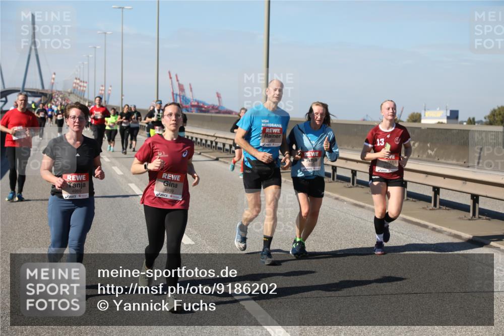 03.10.2025 - Köhlbrandbrückenlauf Yannick Fuchs http://msf.ph/oto/9186202 03.10.2025 12:05:26 Position 3 4989, 4939, 6501, 13 meine-sportfotos.de