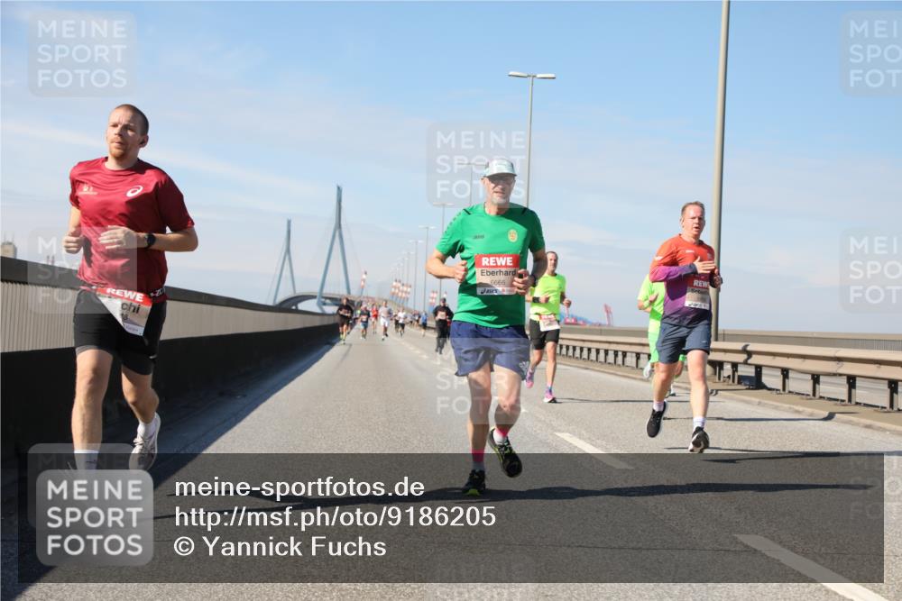 03.10.2025 - Köhlbrandbrückenlauf Yannick Fuchs http://msf.ph/oto/9186205 03.10.2025 11:44:17 Position 3 6666 meine-sportfotos.de
