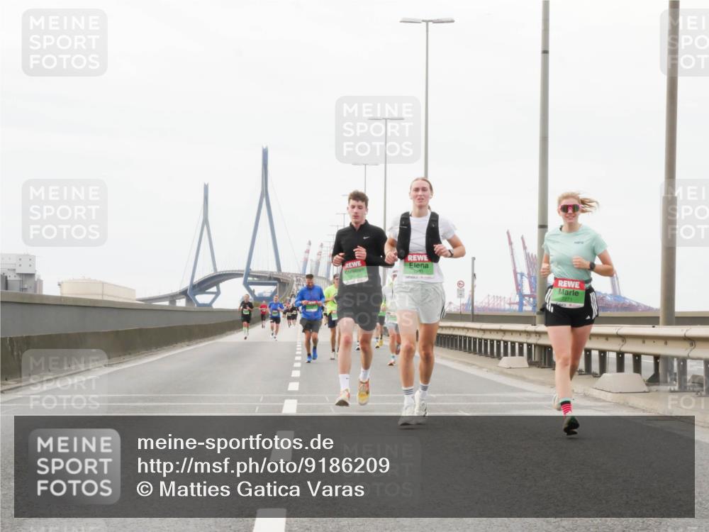 03.10.2025 - Köhlbrandbrückenlauf Matties Gatica Varas http://msf.ph/oto/9186209 03.10.2025 15:45:22 Position 3 7593, 7271 meine-sportfotos.de